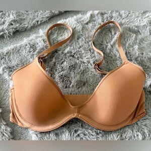 SKIMS Weightless Scoop Bra 32C